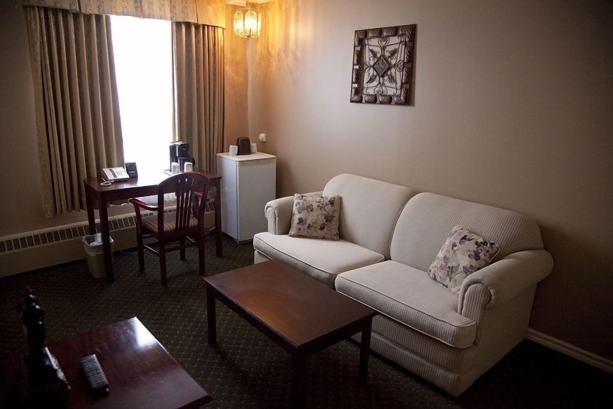 Hotel Senator Saskatoon Exterior photo