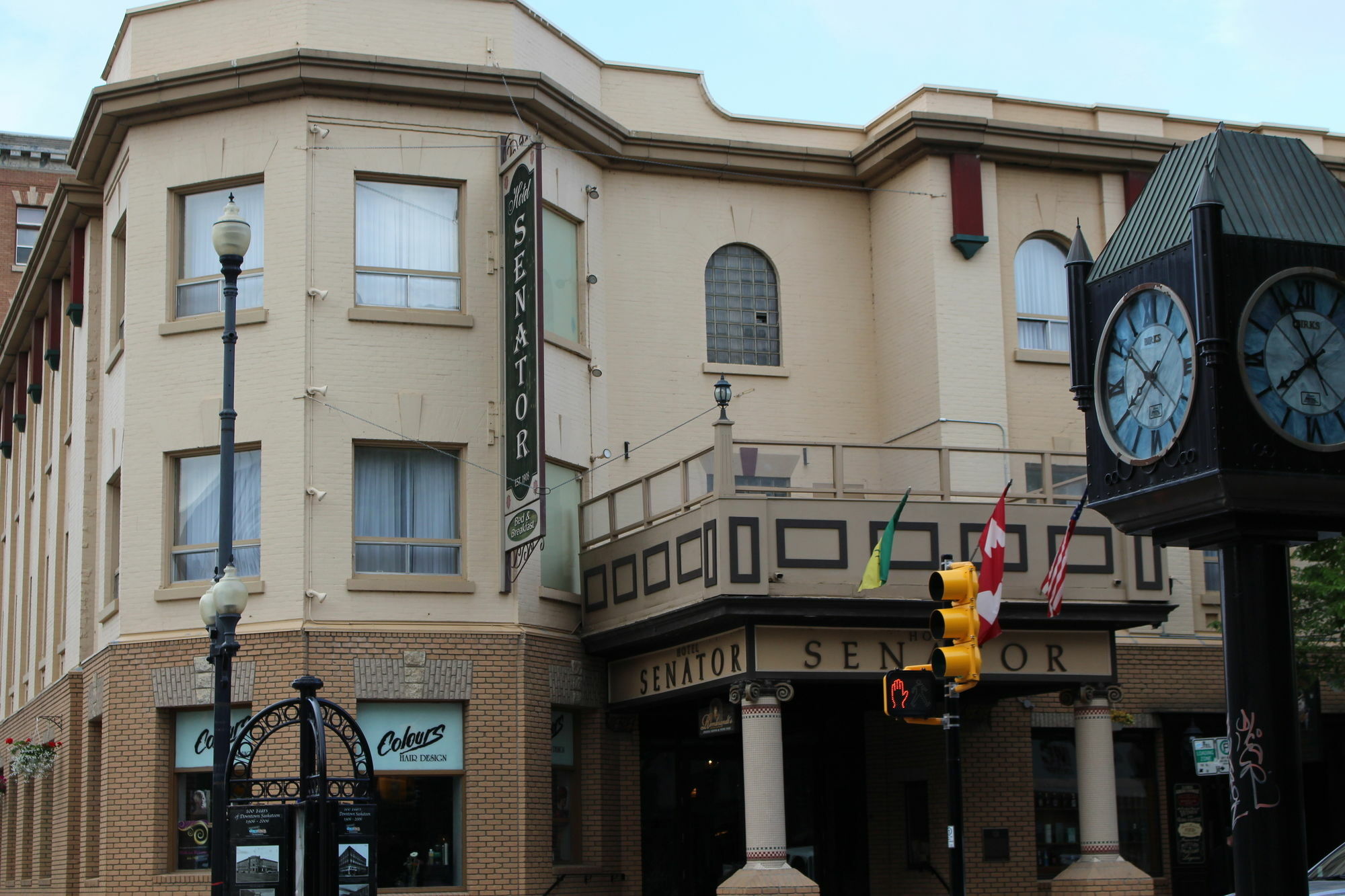 Hotel Senator Saskatoon Exterior photo